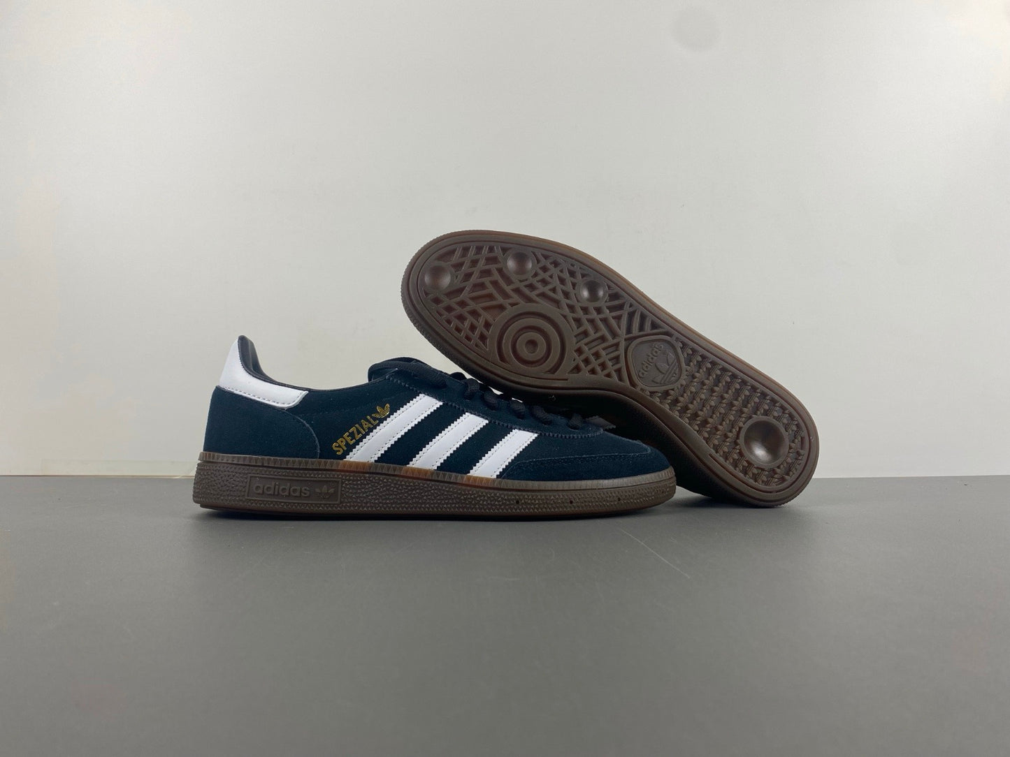 Adidas Spezial (Preguntar disponibilidad)