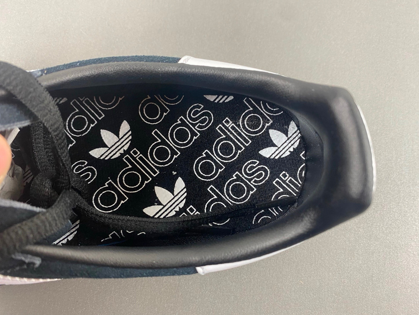 Adidas Spezial (Preguntar disponibilidad)